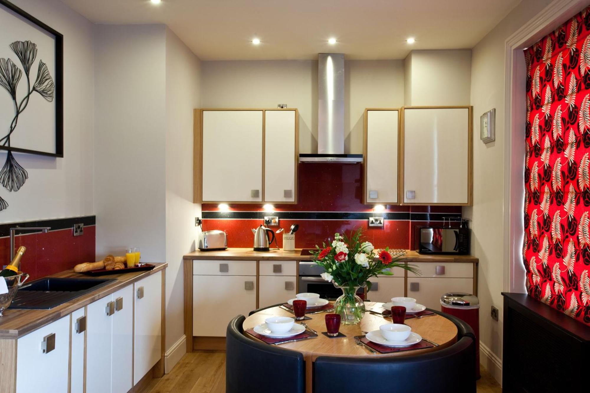 Portland Apartments เชลเทนแฮม ภายนอก รูปภาพ