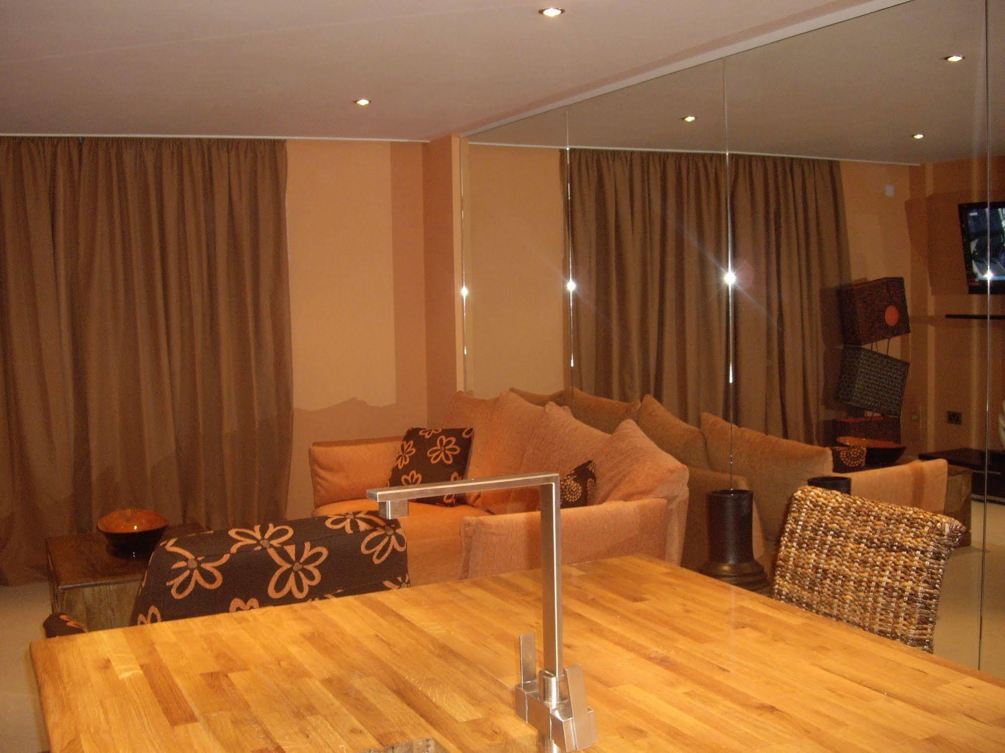 Portland Apartments เชลเทนแฮม ภายนอก รูปภาพ